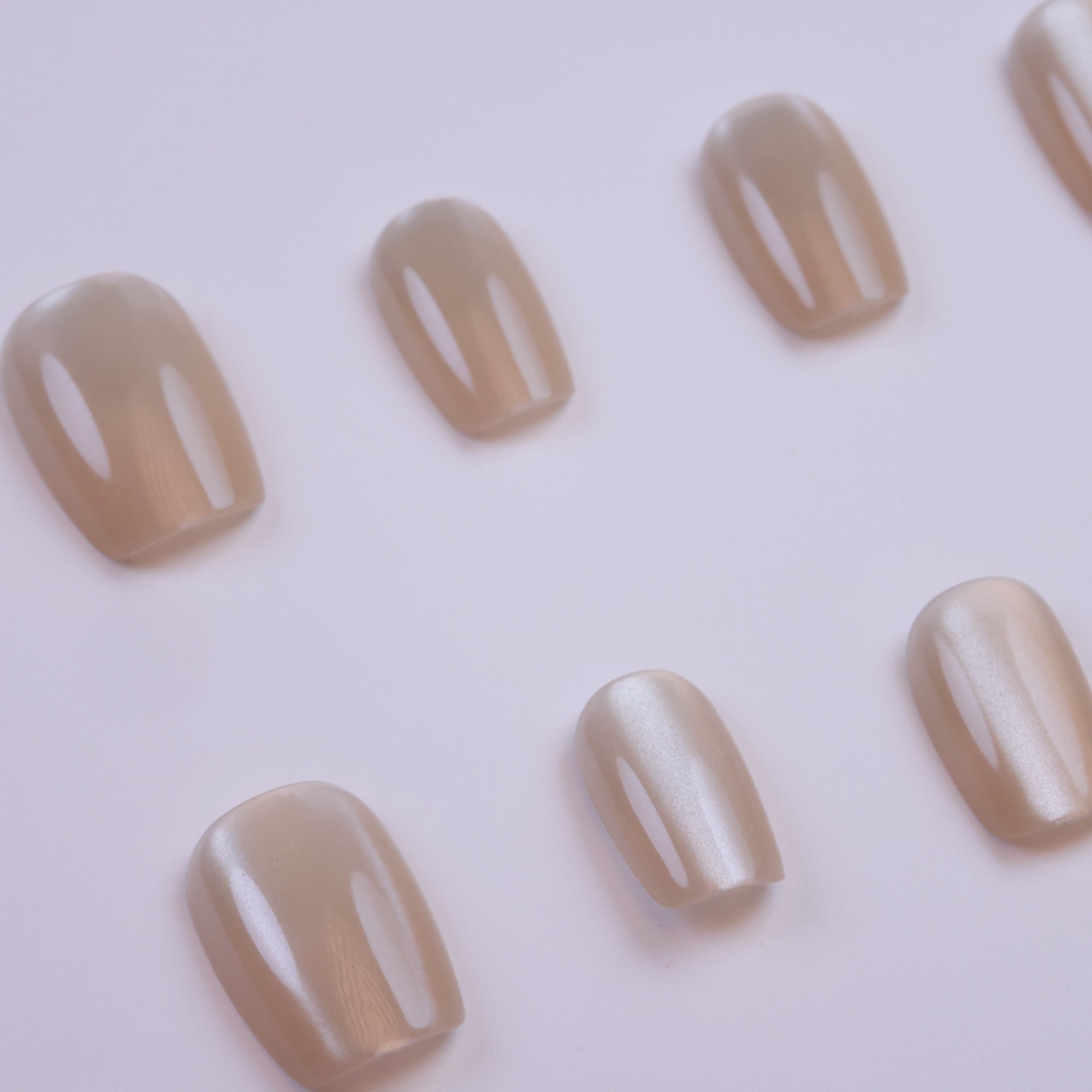 Champagne Glow | Cat Eye | Short