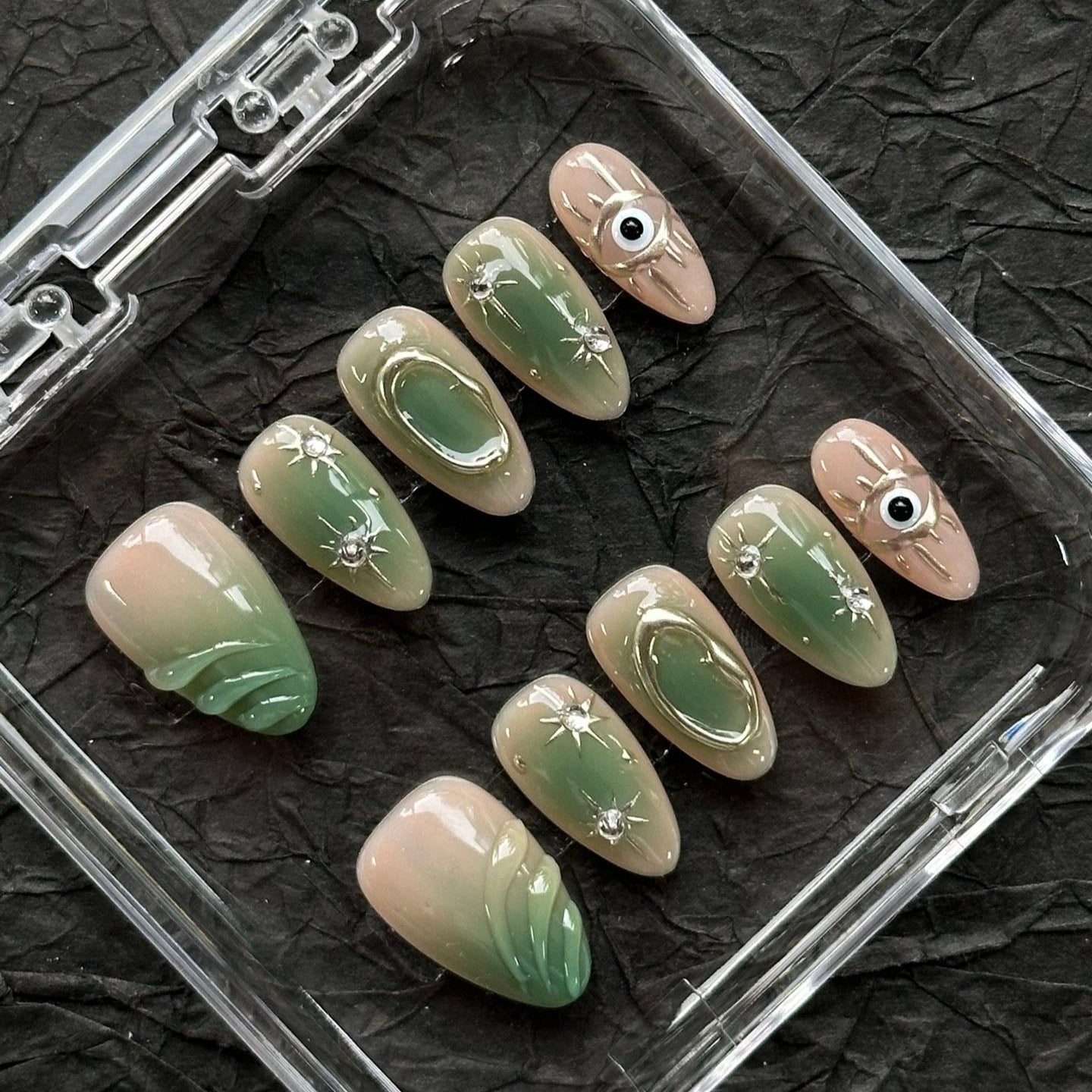 Emerald Treasure | Short Almond