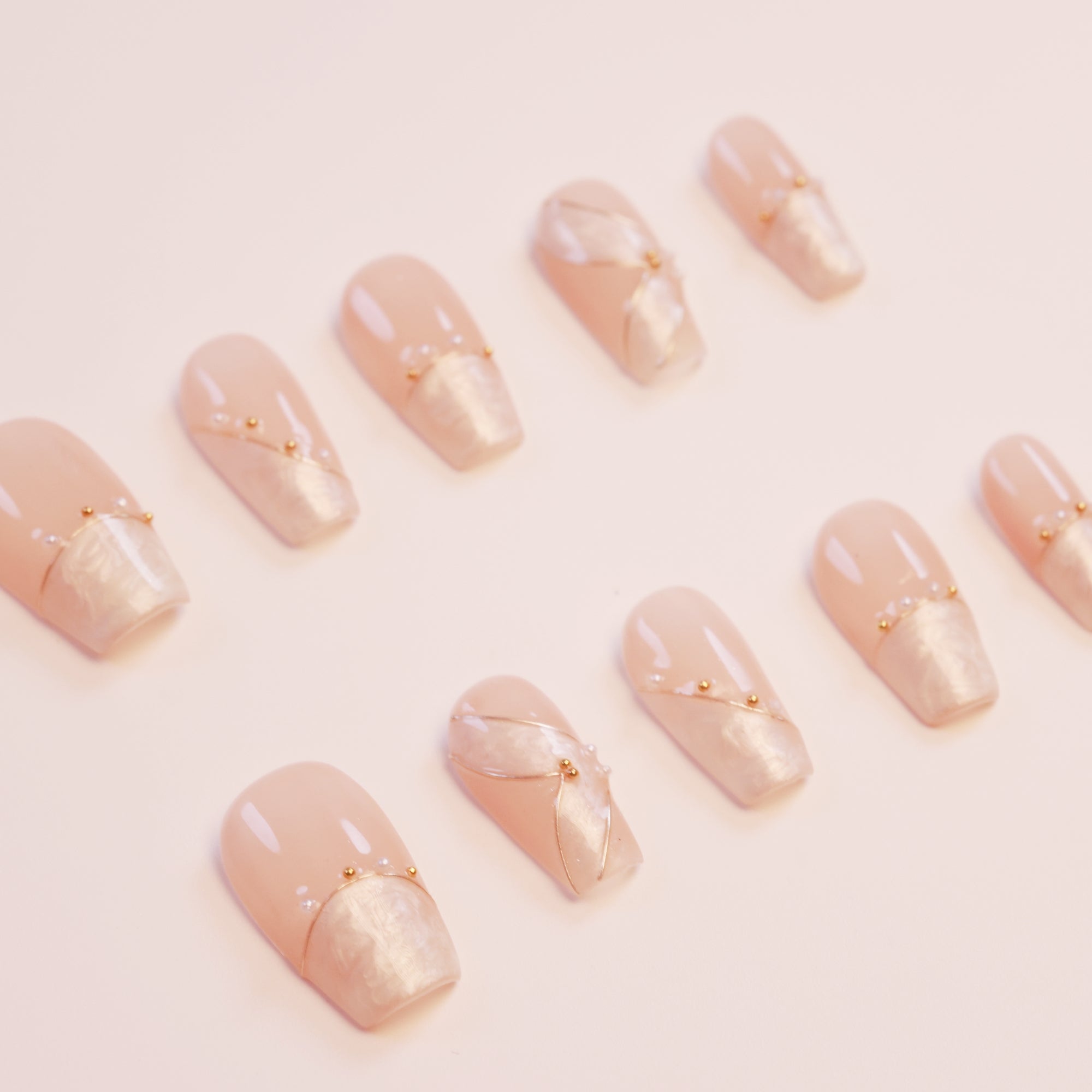 Pearl Grace | Medium Coffin