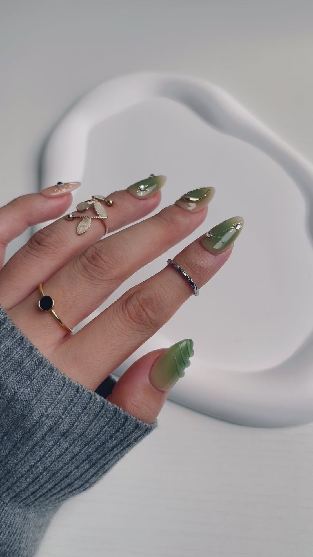 Emerald Treasure | Short Almond